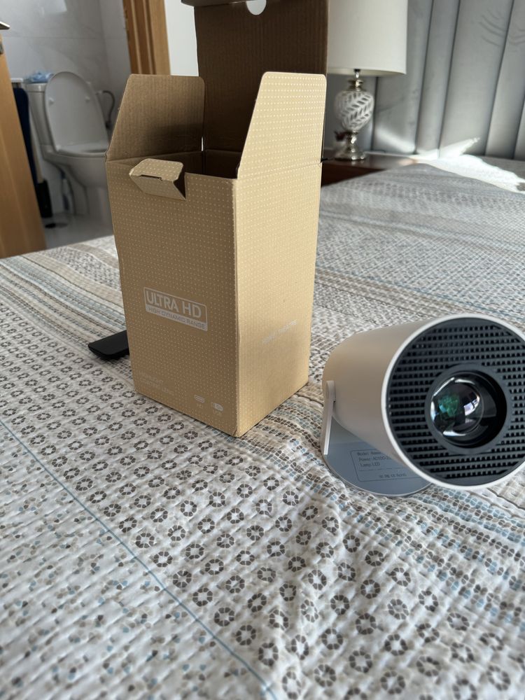 Projetor Portátil Ultra HD 4K HDR – NOVO