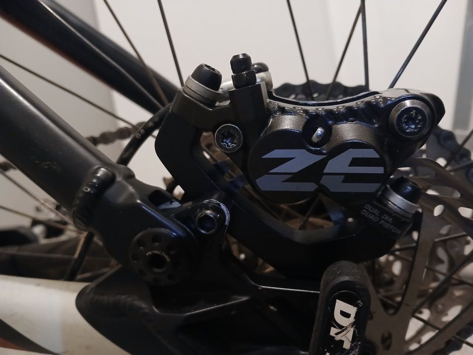 Travão traseiro Shimano Zee