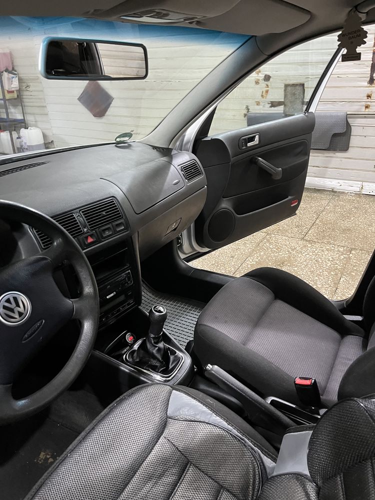 Volkswagen Golf 4 2001