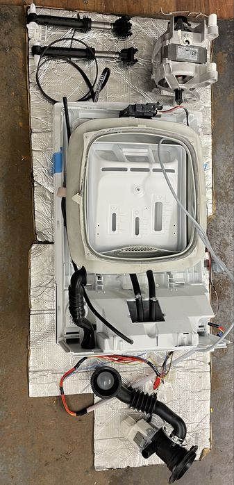 Продам НОВІ запчастини від пральної машинки Indesit BTW A51052 (UA)