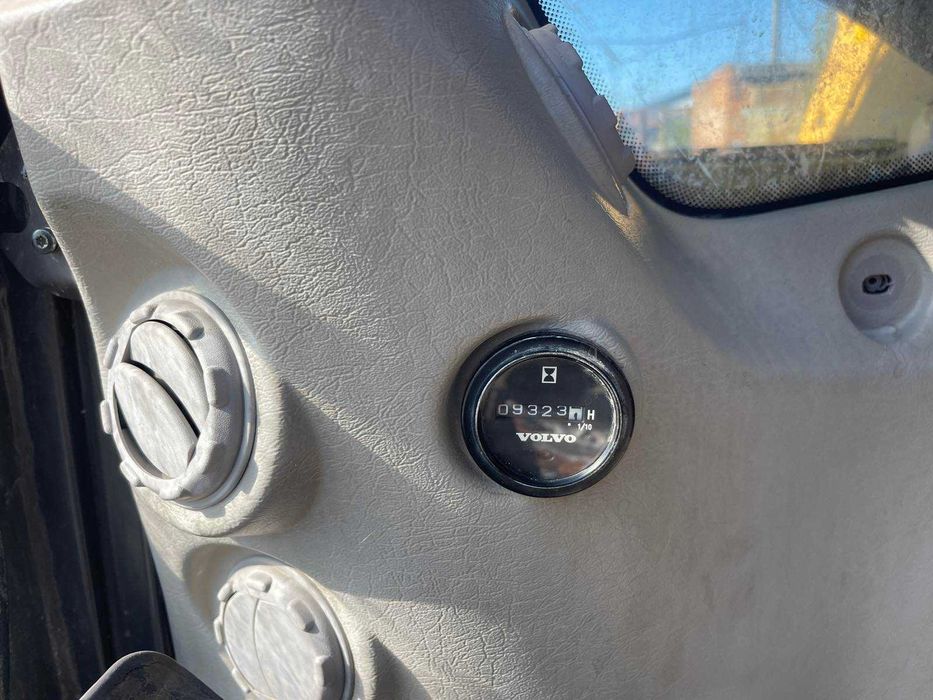 продам екскаватор  volvo ec220dl