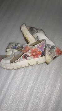 Туфли женские с цветочками