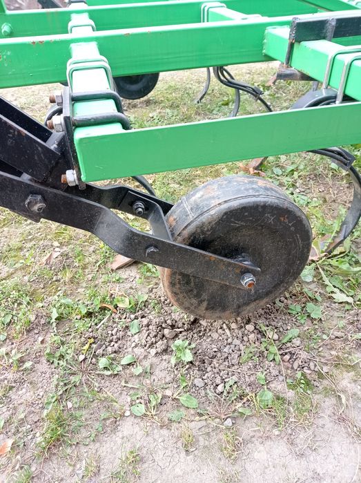 Культиватор 3 рядний з бороною Бомет