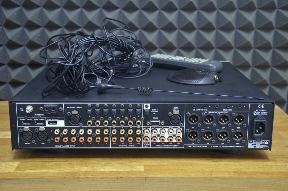Przedwzmacniacz / procesor / DAC Cary Audio Design Cinema 11a / XLR