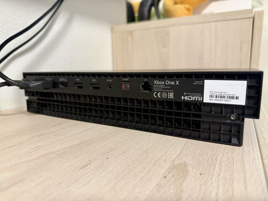 Xbox One X 1TB + 23 ГРИ!