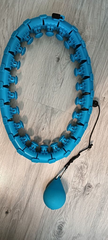 Hula hop z obciążnikiem.