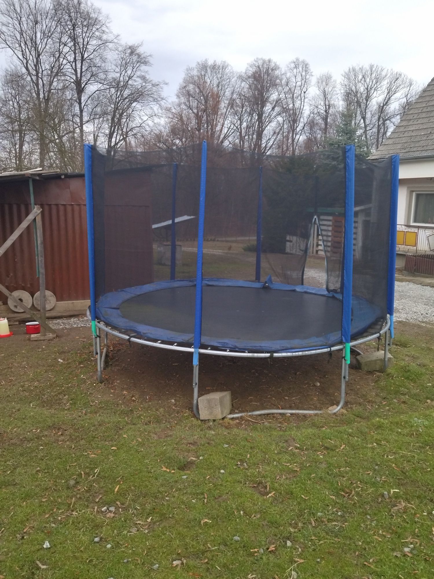 Trampolina ogrodowa z siatką zabezpieczającą 170cm