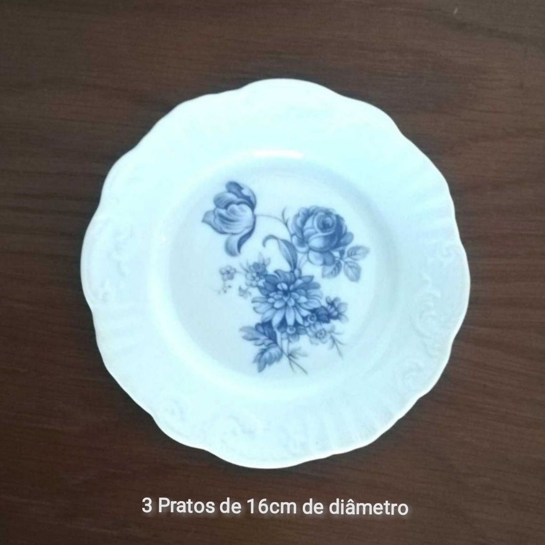 Conjunto de 8 pratos e 1 saladeira vintage