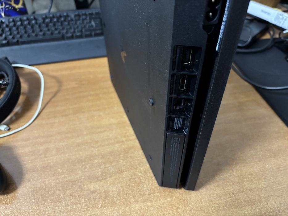 PlayStation 4 Slim 1TB