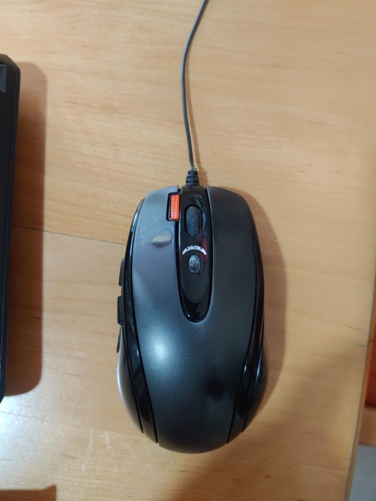 Logitech Gaming Keyboard G110+A4 tech X-710FS X7