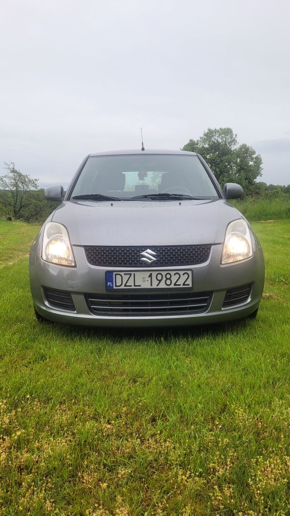 Suzuki Swift  1.3B 2009/10 Niski przebieg