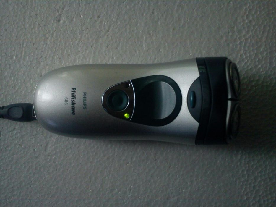 Бритва PHILIPS HQ 686