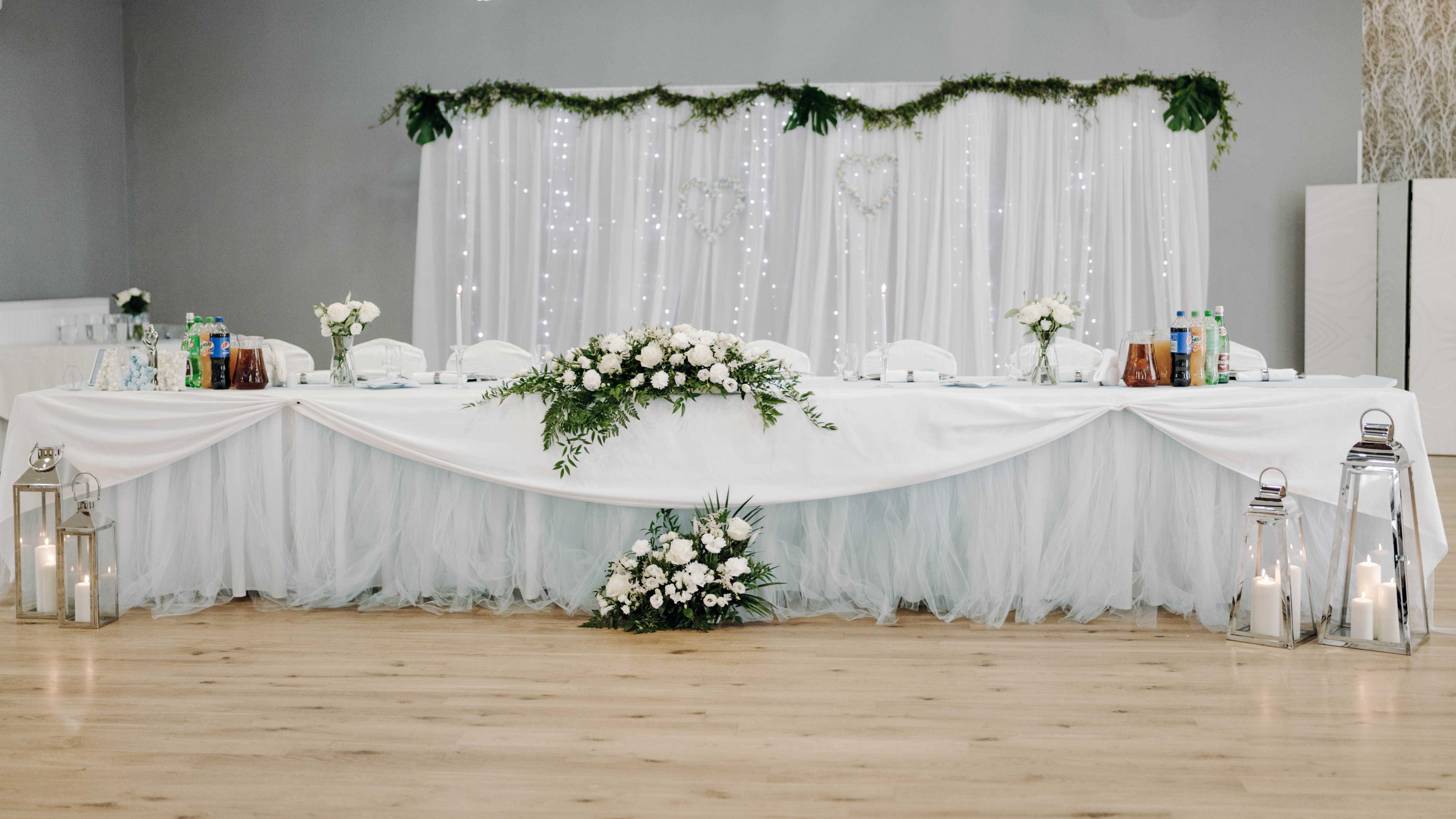 Skriting ślubny na dekoracje stołu pary młodej, błękitny skriting