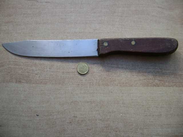 Starocie z PRL - Stare sztućce = Nóż kuchenny z drewnianą rękojeścią