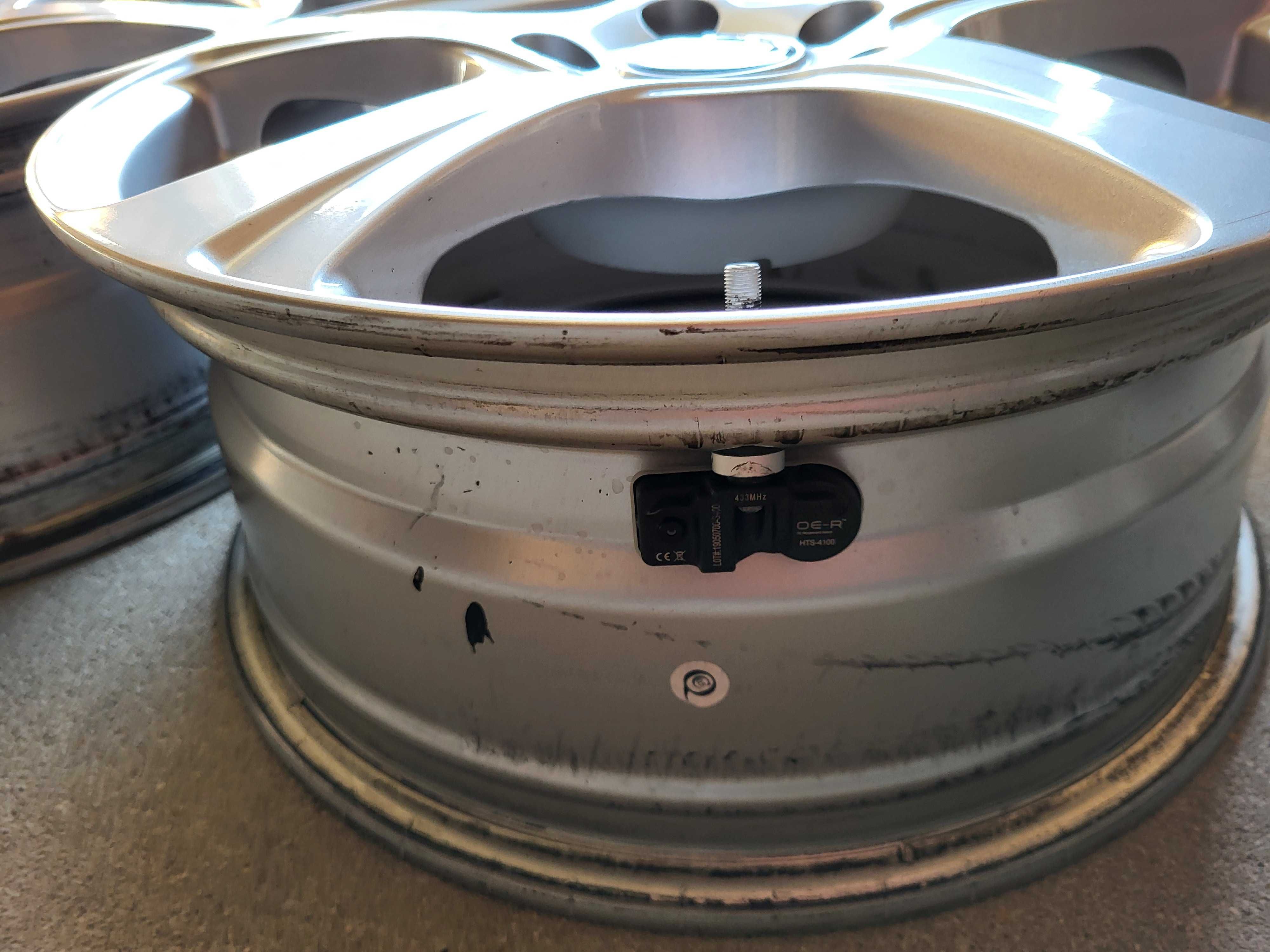 [666] Felgi aluminiowe 16 Cali 5x112 ET40 VW Golf Passat Touran
