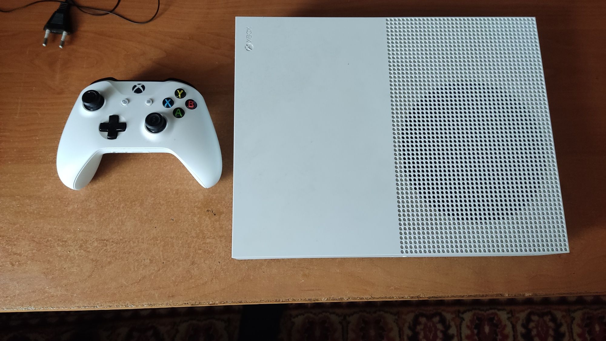 Продам Xbox one s