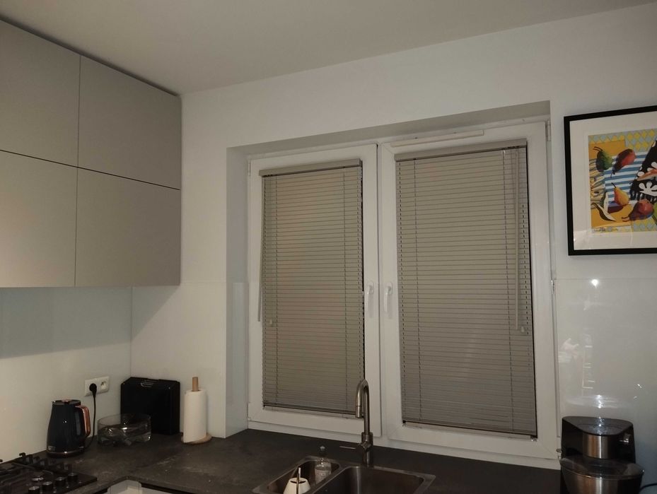 Żaluzje drewniane aluminiowe 50mm 25mm na wymiar plisy rolety montaż