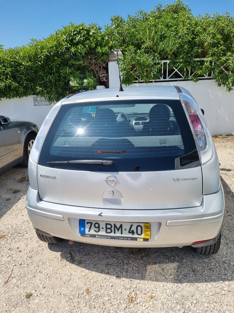 Carro opel corsa