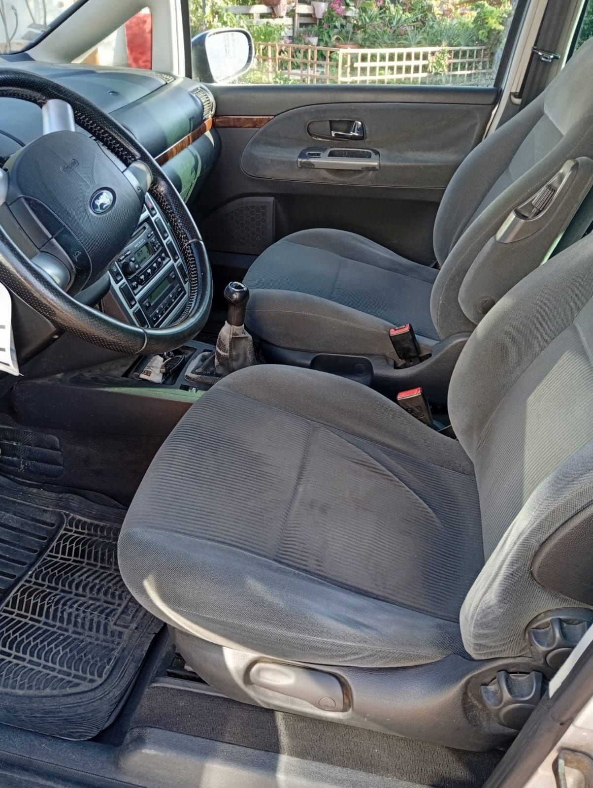Ford Galaxy Mk2 PD130 Ghia - 04