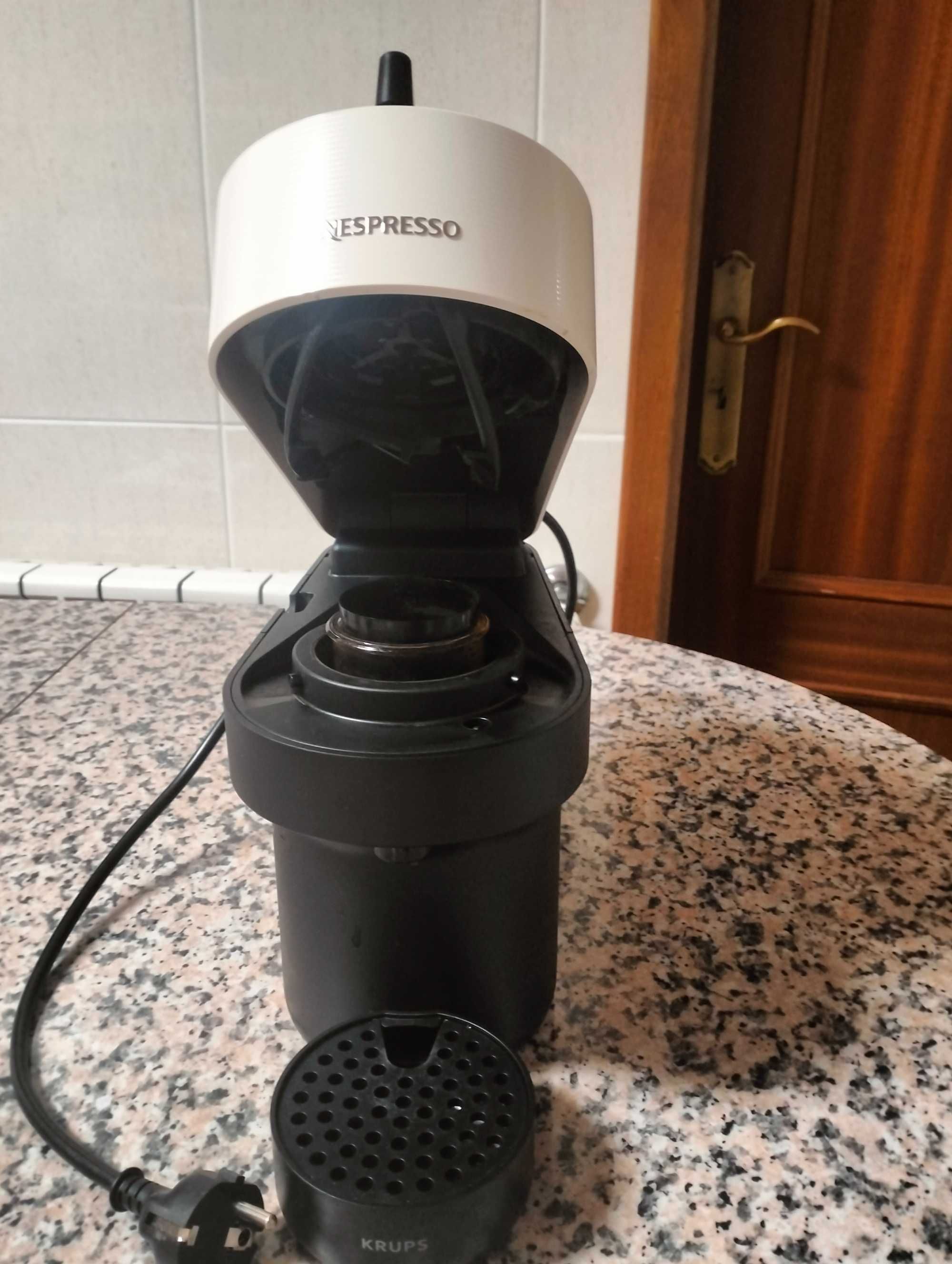 Máquina de Café Nespresso Vertuo KRUPS