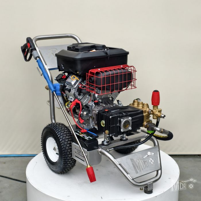 Myjka spalinowa ROMI 300 SP silnik Vanguard 18KM