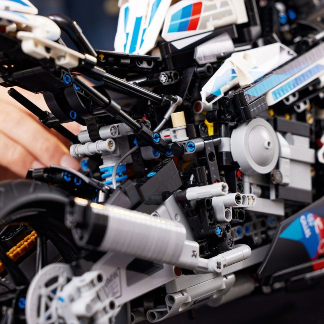 Конструктор Technic – BMW M 1000 RR 1/1 з LEGO