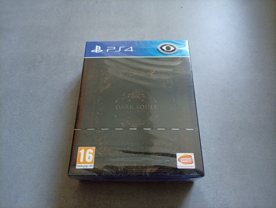 Dark Souls Trilogy - PS4 Novo e Selado