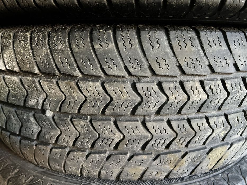 Шини 215/65/16c Semperit зима