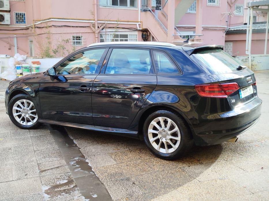 Audi A3 Sportback 1.6TDi 110cvs Ultra Nacional