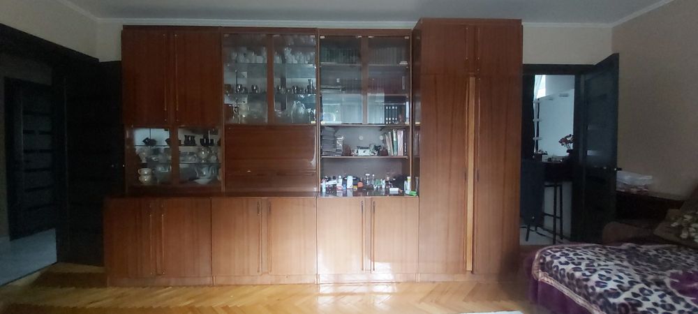 Стінка у вітальню