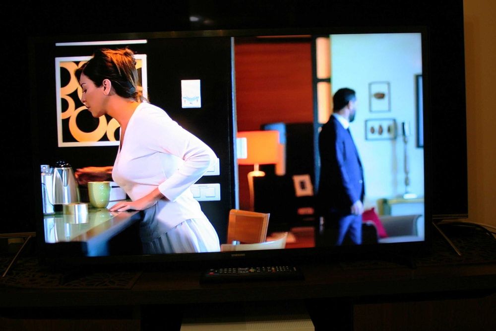 Duży telewizor Samsung 55 cali 4K UltraHD Smart TV WiFI HDR na działkę