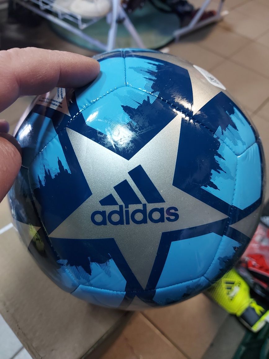 М'яч футбольний Adidas UCL Club St. Petersburg H57817