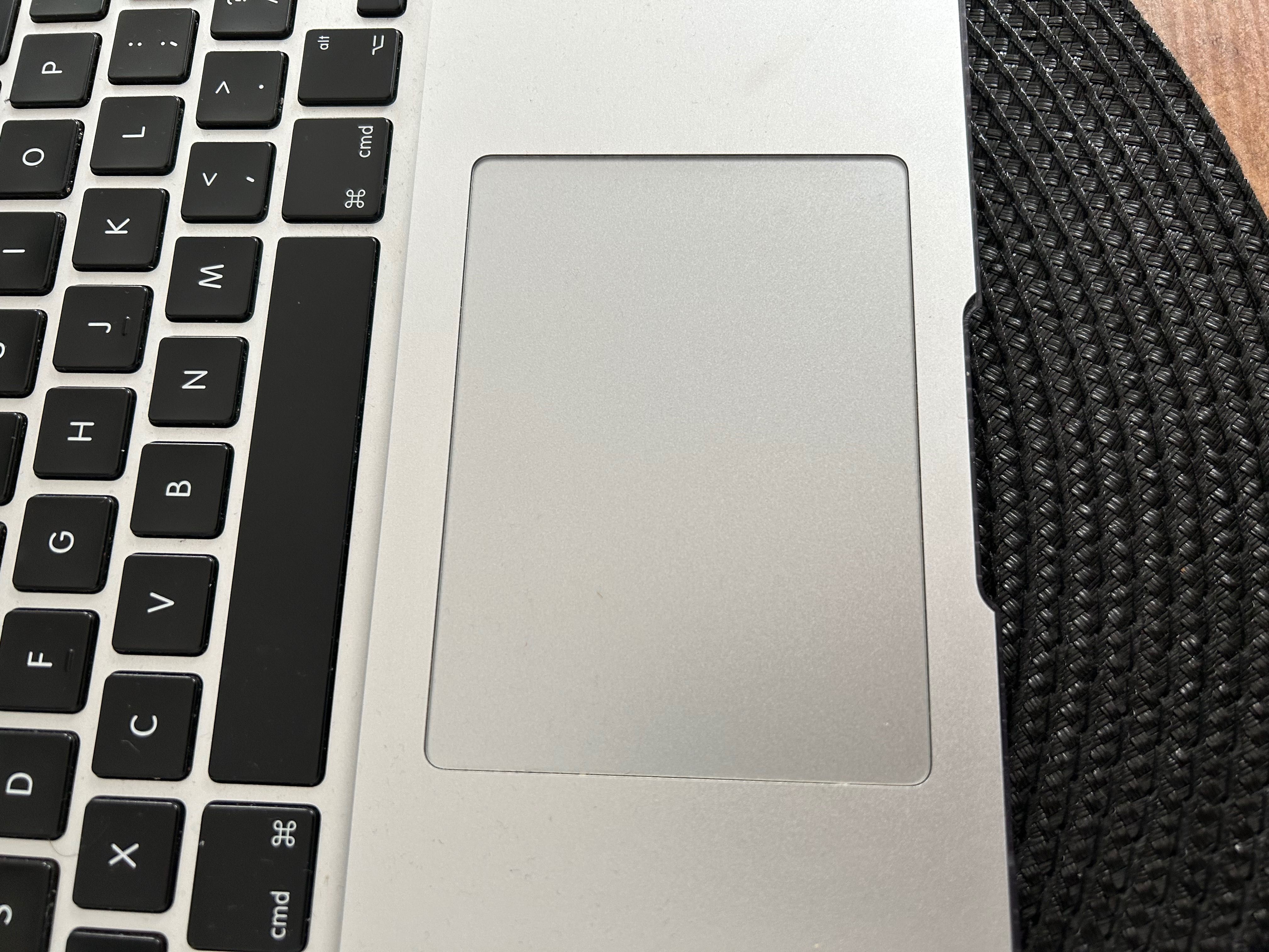 MacBook Air 13 w etui od nowości