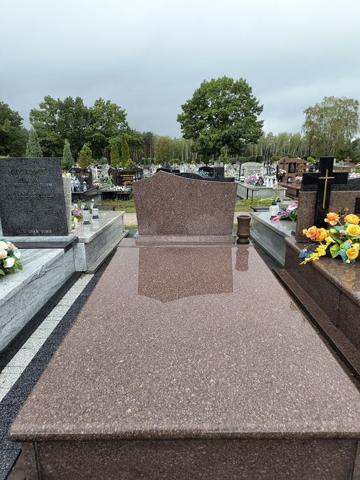 Odstąpię grobowiec dwuosobowy Mielec cmentarz komunalny