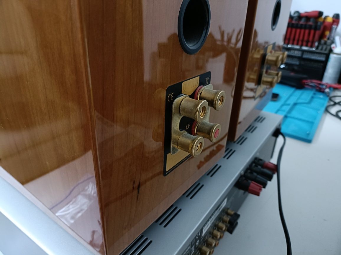 Amplificador NAD c325bee + 2 colunas quad.M