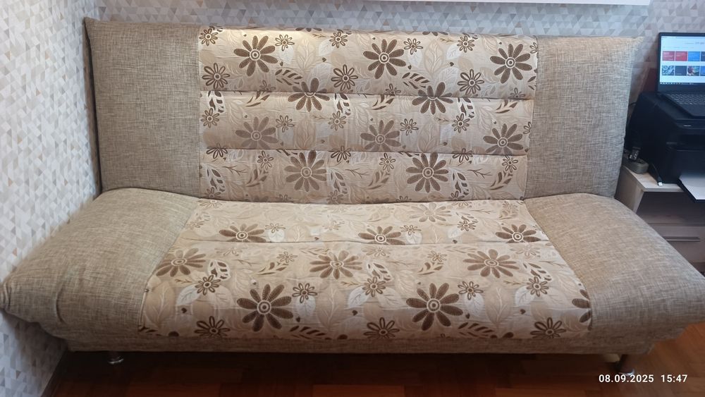 Диван книжка в доброму стані