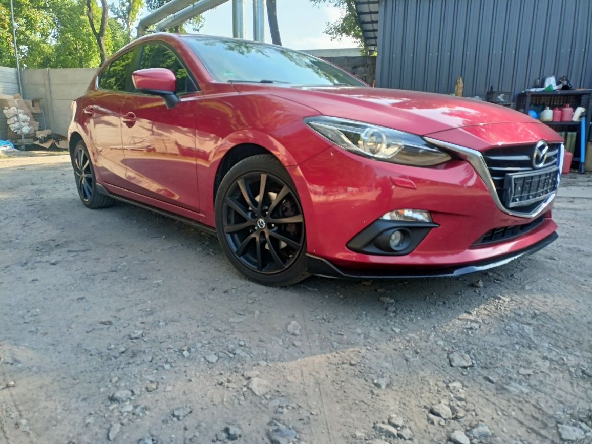 Mazda 3 2.2 D SKAYACTIV 150KM Black Limited