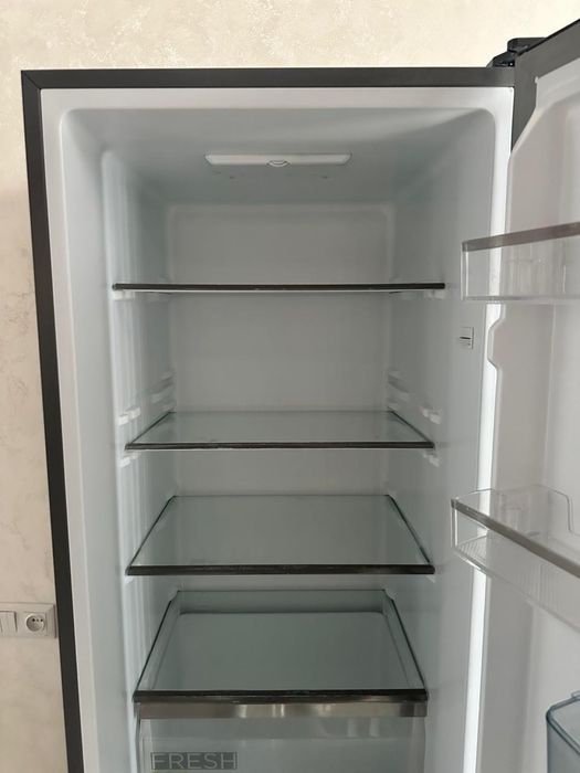 Холодильник Midea 180*55*54,5