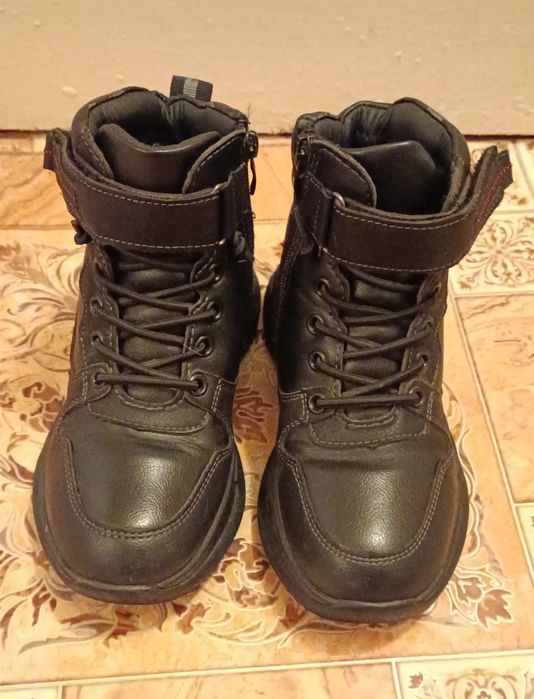 Зимові сапоги на хлопчика.