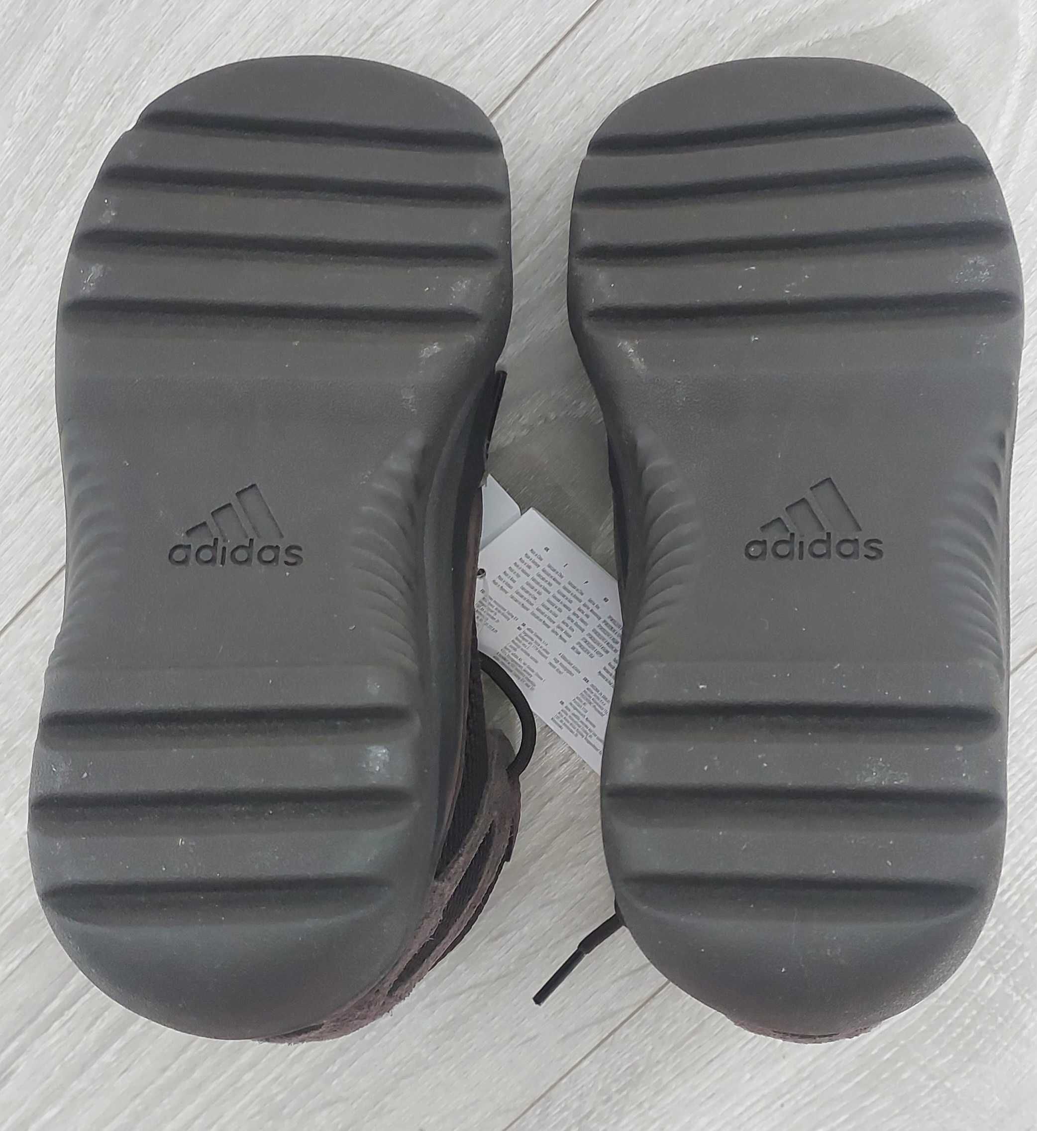 Buty dziecięce ADIDAS YEZZY DESERT BOOT OIL EG6489, R. 31