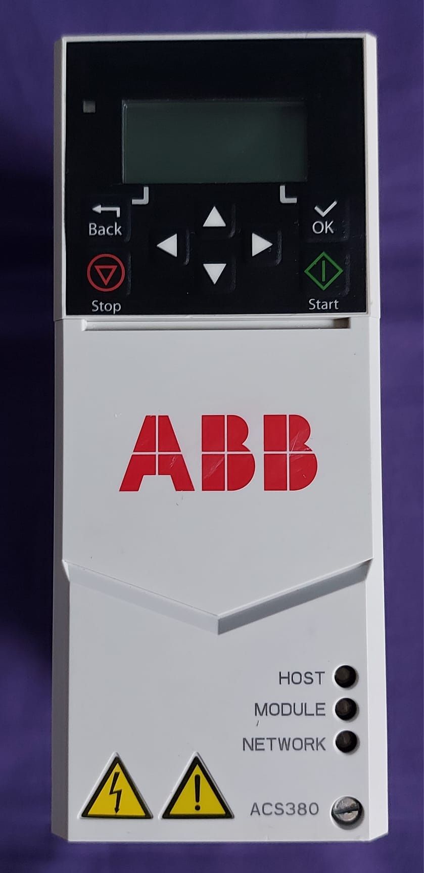 Falownik ABB ACS380-040C-05A6-4-K475 2.2kW z modułem Profinet.