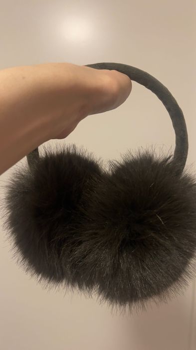 Класні теплі стильні хутряні хакі зелені навушники під песця