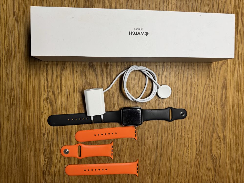 Apple Watch 3. 42mm + ładowarka + pasek