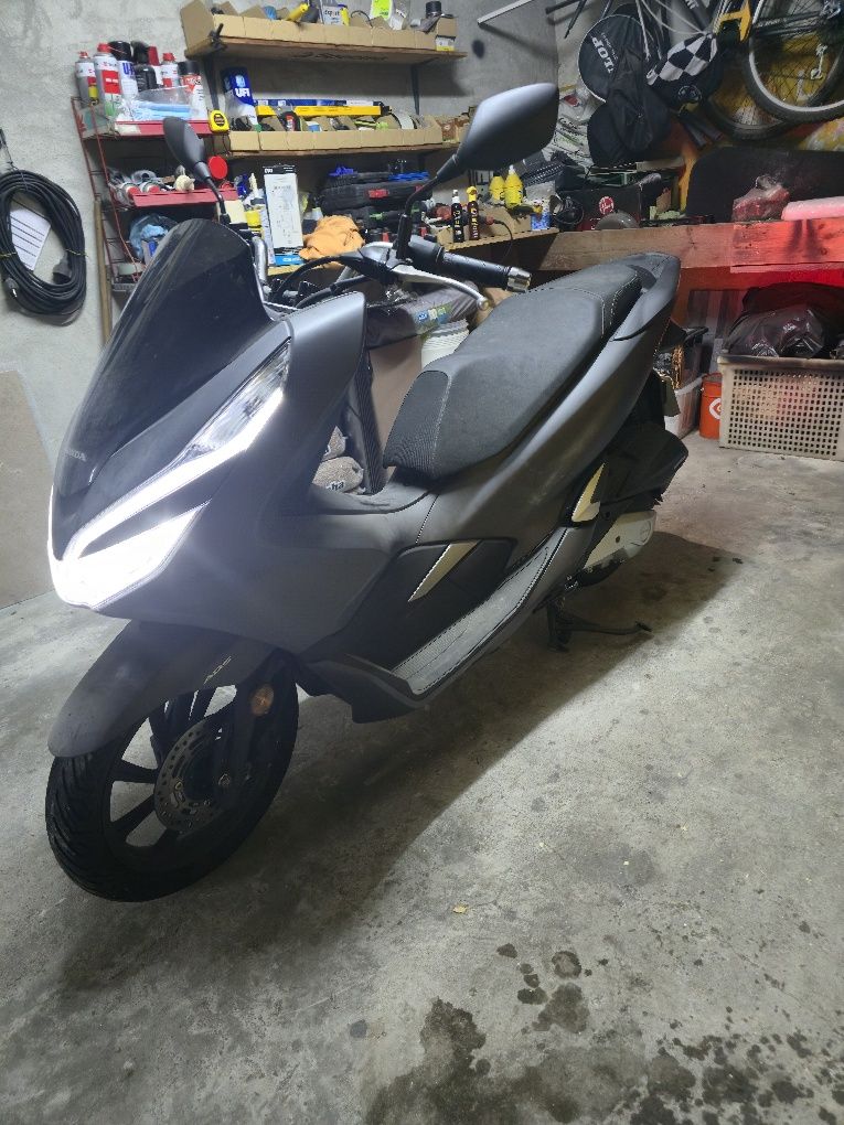 Honda PCX 125 como nova