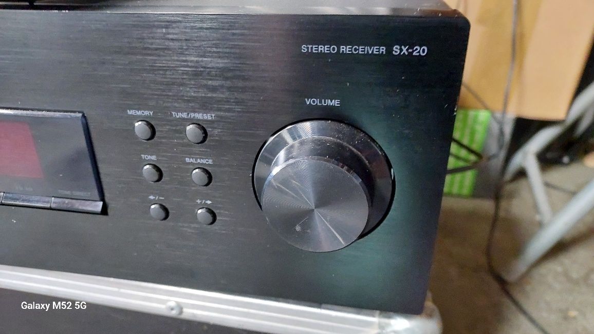 Amplituner  Pioneer SX20 uszkodzony.
