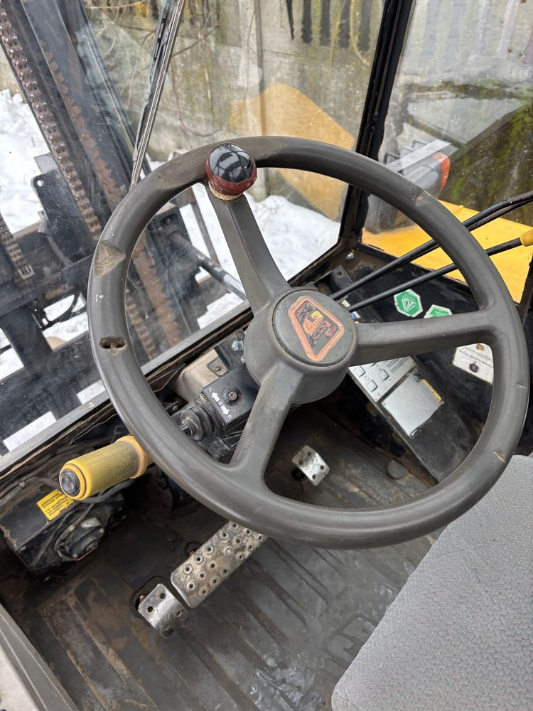 Wózek widłowy JCB 930 4x4 triplex, przesów boczny karetki, udzwig 3t