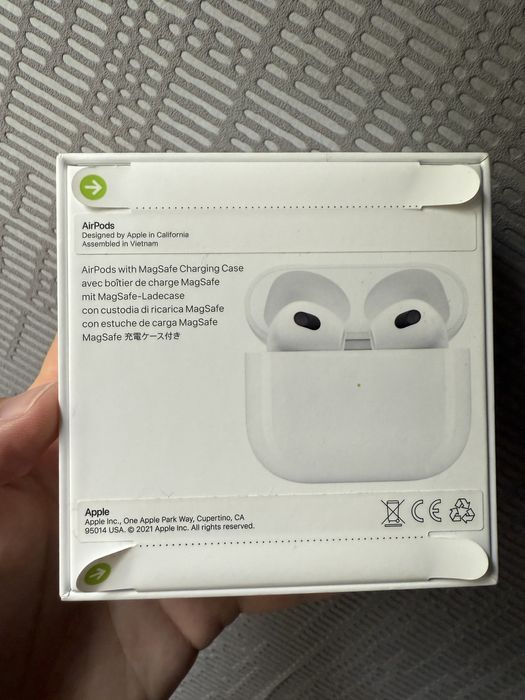 Apple MME73AM/A AirPods 3 (gen) Нові навушники MagSafe Charging Case