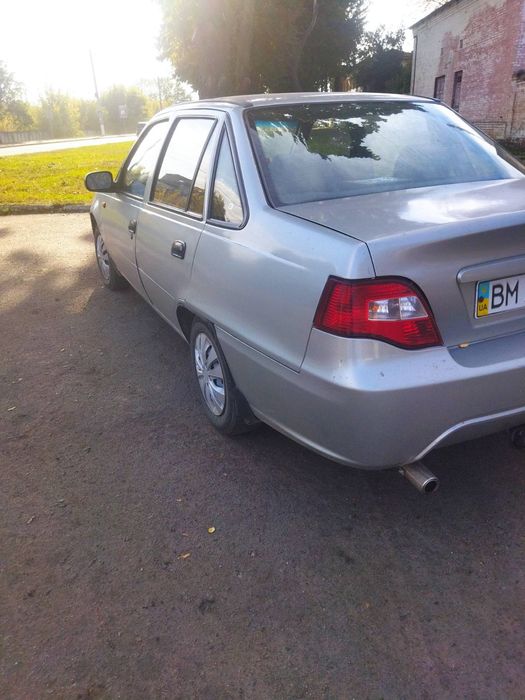 Продам нексію находу