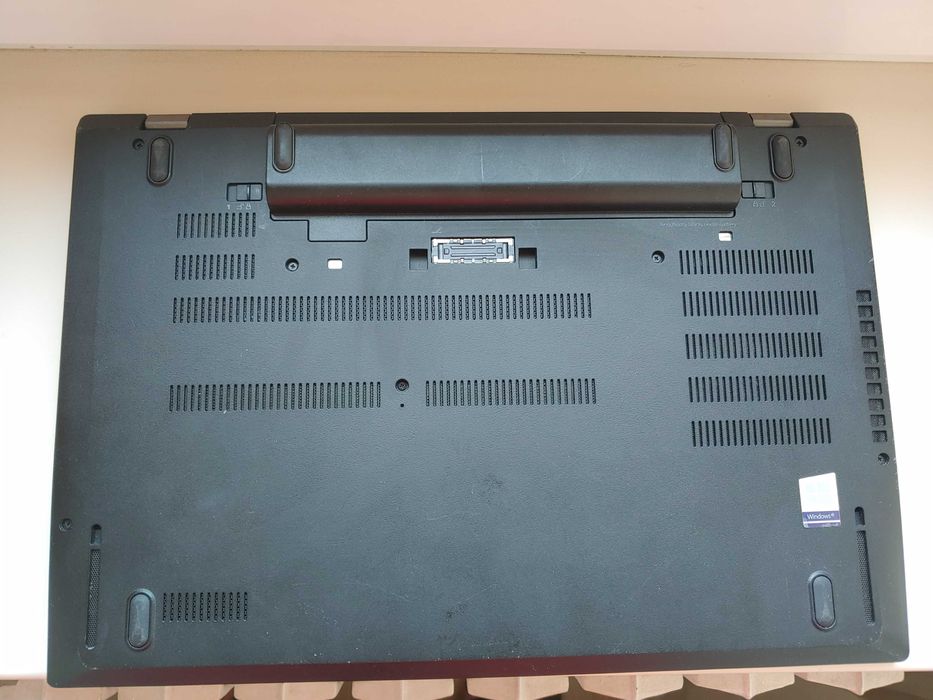 Lenovo Thinkpad T570 i5-7300u 8GB ssd 256GB IPS FHD 4часа