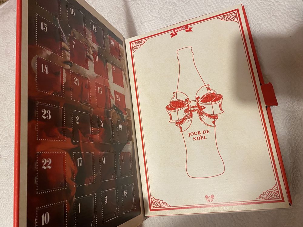 Caixa Natal com garrafa coca cola calendario
